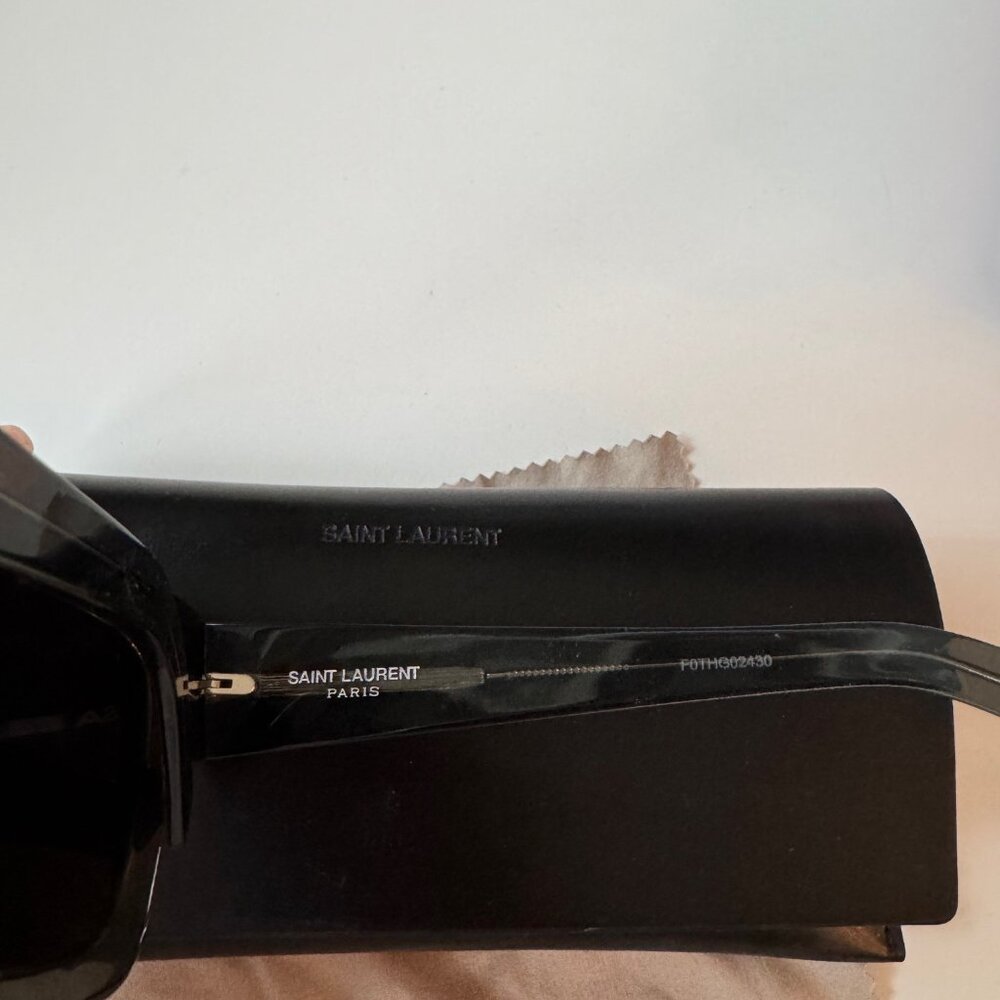 Saint Laurent Classic Sl 184 Slim-004 Sunglasses - Picture 5 of 7